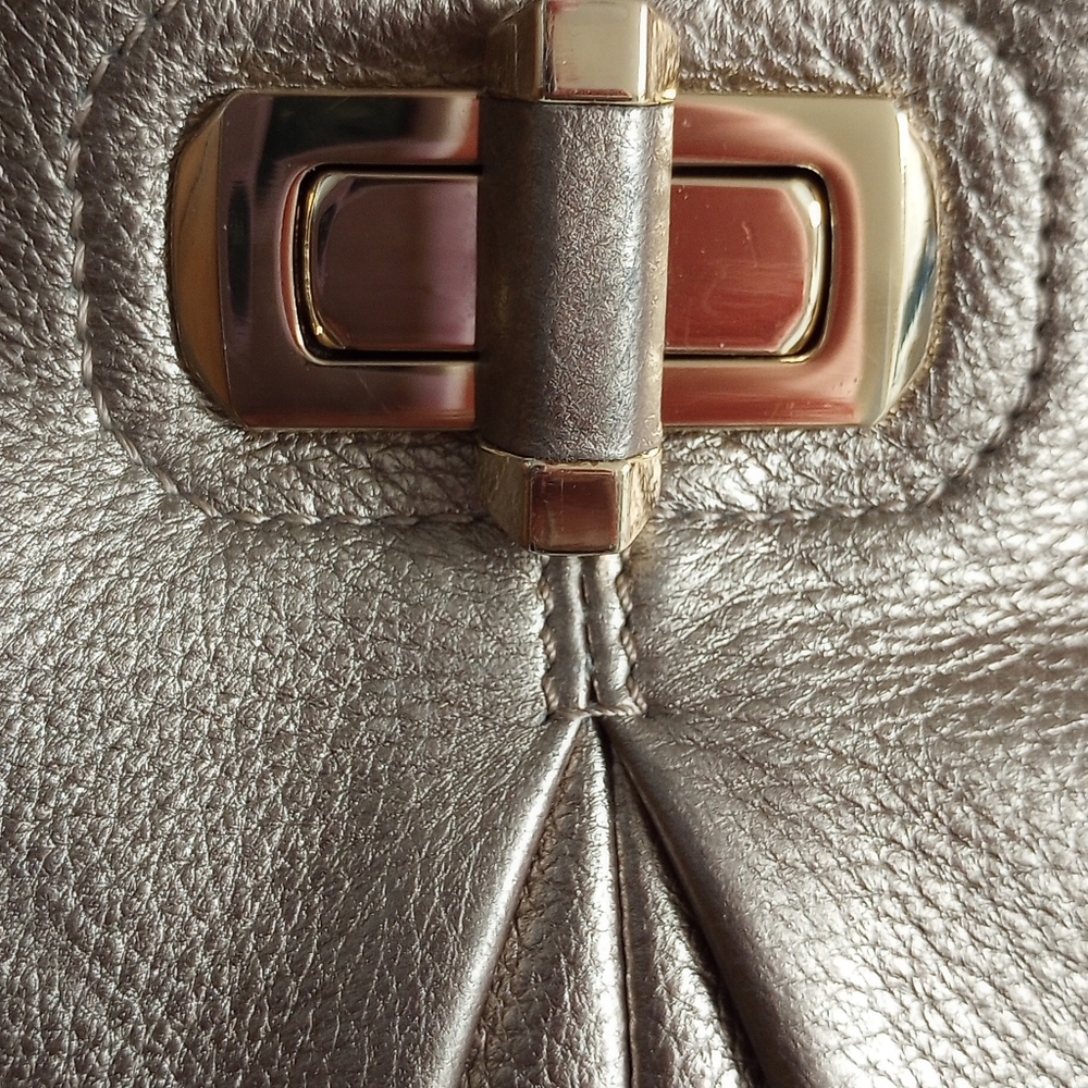 B Makowsky Gold Tone Leather Bag - Picture 8 of 17